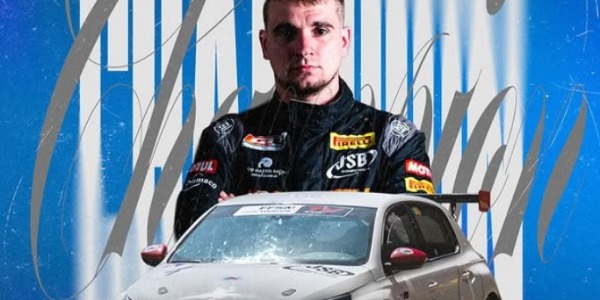 EXCLUSIF – Florian Briché, Champion de France FFSA TC 2025 en dédicace sur le stand IRONTEK