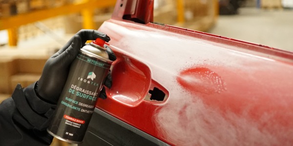 Comment garantir une surface parfaitement propre, sans résidus ni contamination, avant peinture ou collage ?