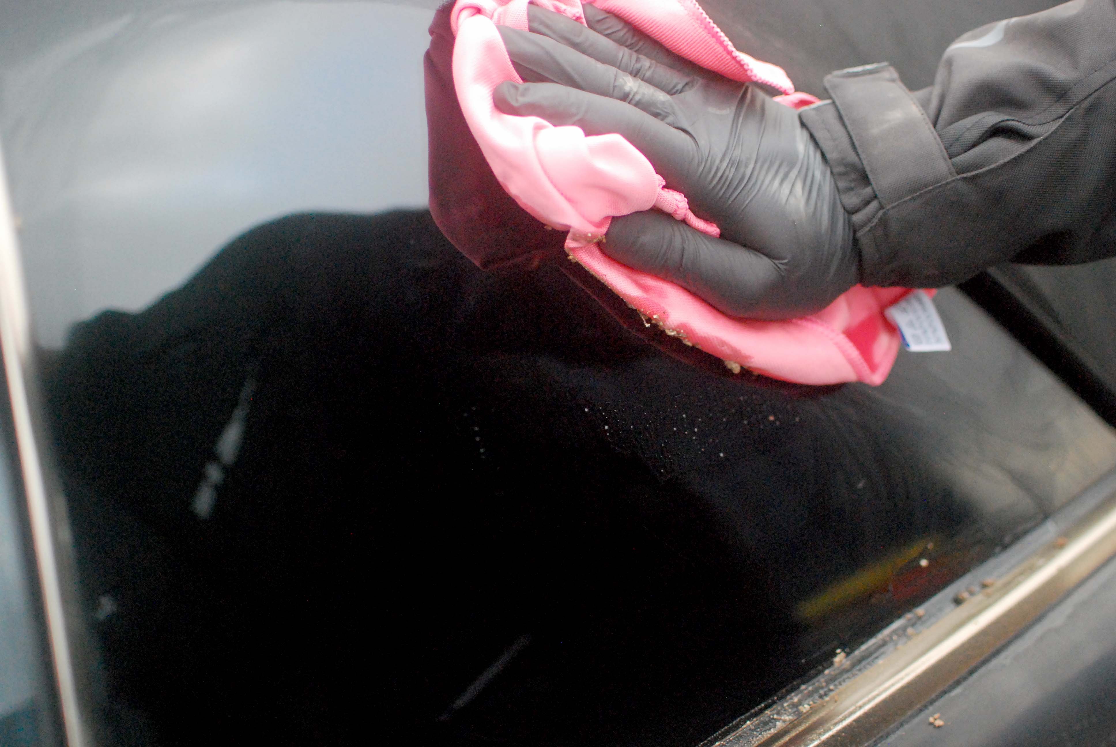 Nettoyant vitres antibuée : roulez avec une visibilité nette en toutes conditions 